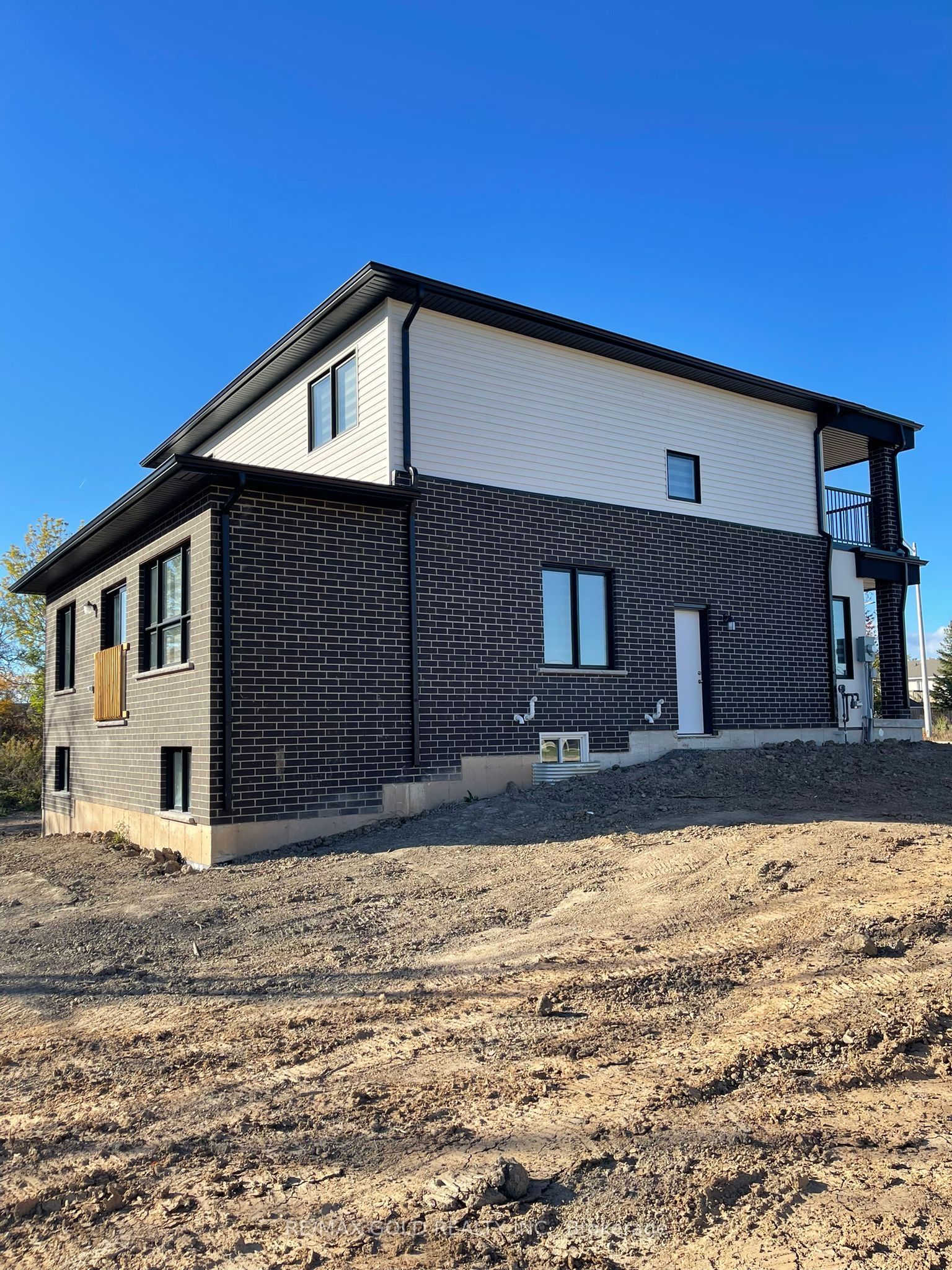 294 Wellandvale Drive