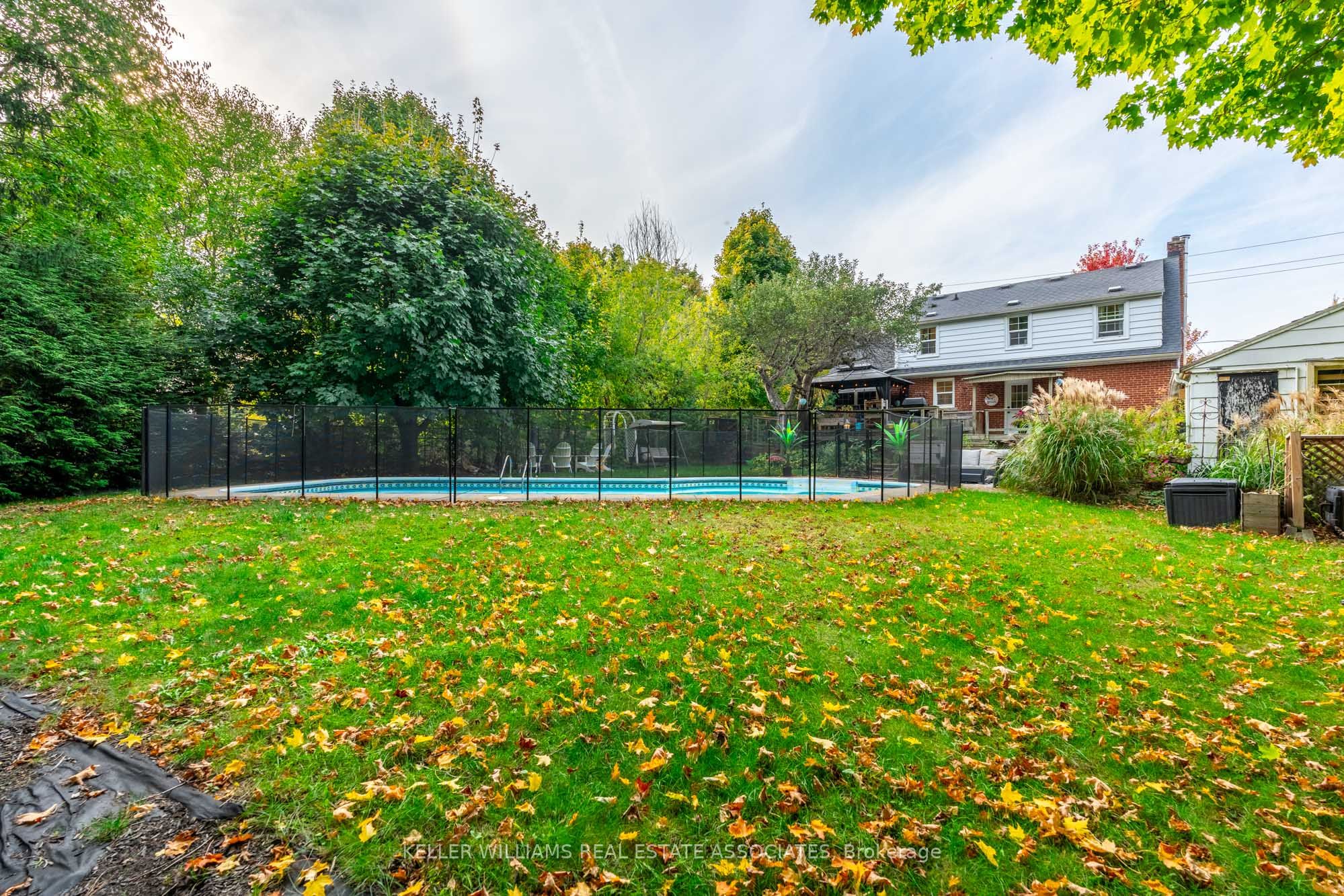 338 Parkside Drive