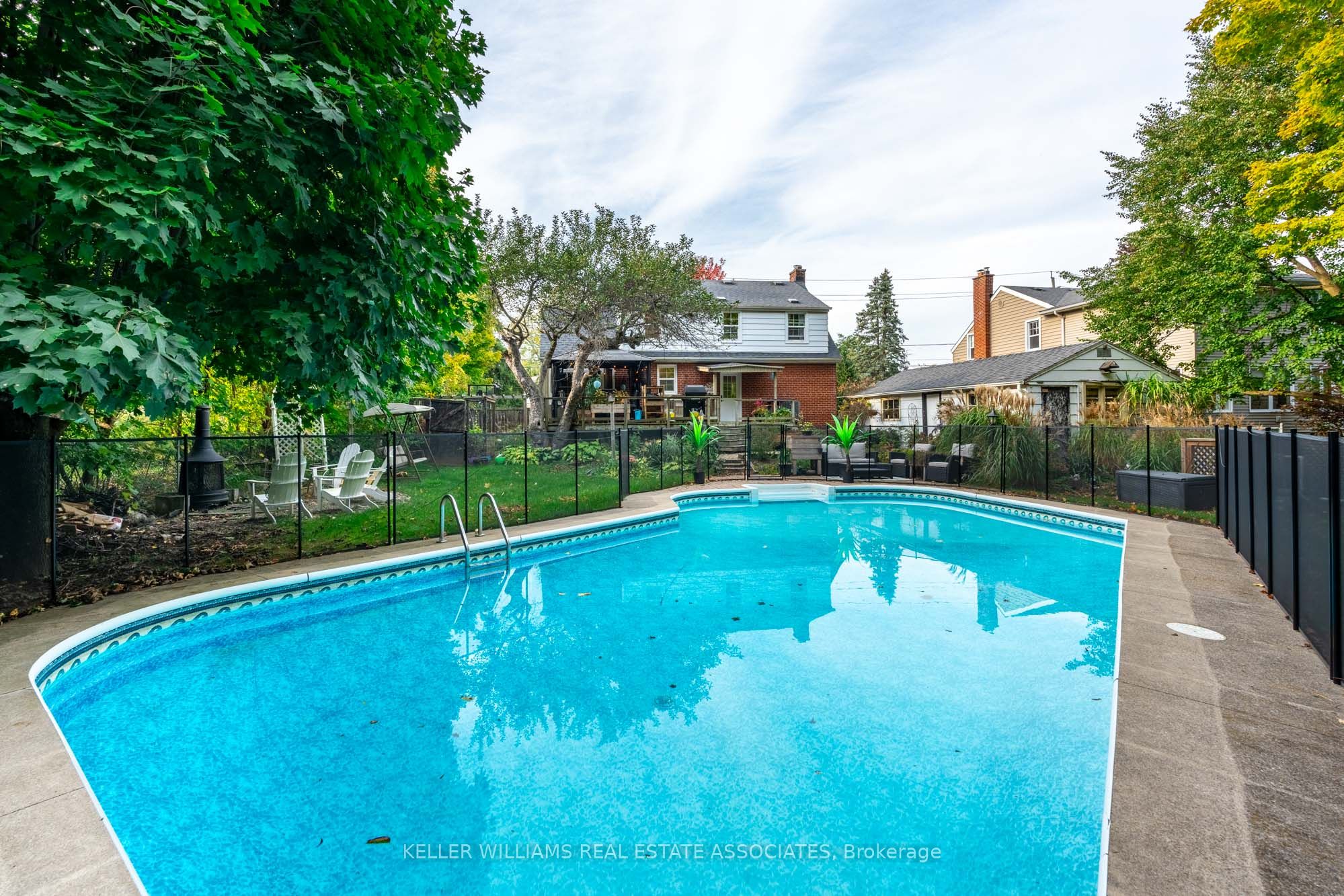 338 Parkside Drive