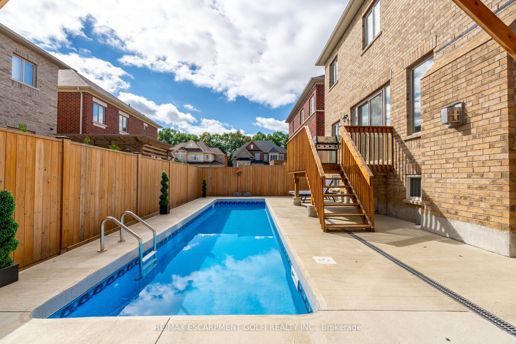 39 Avanti Crescent