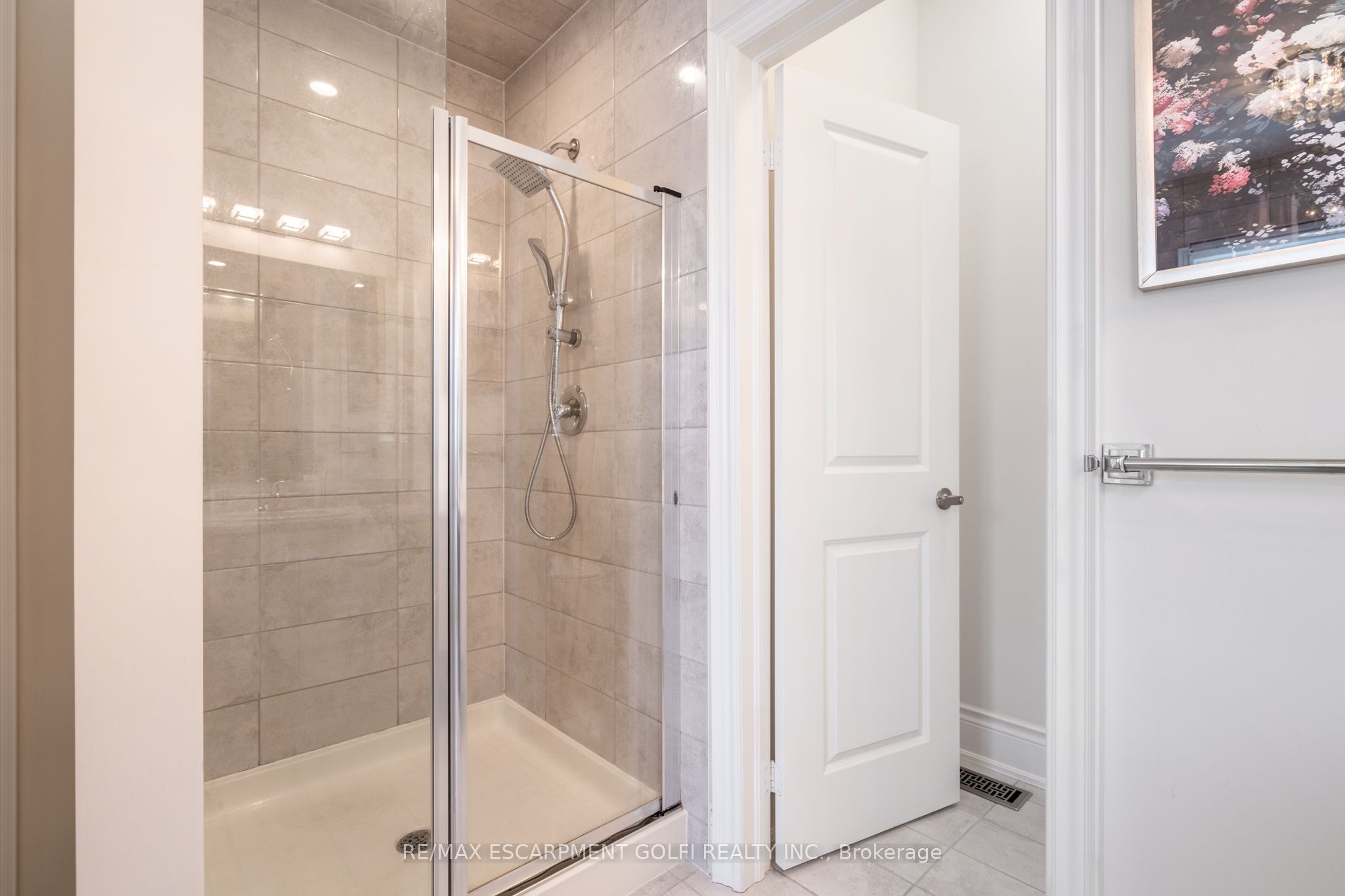 39 Avanti Crescent