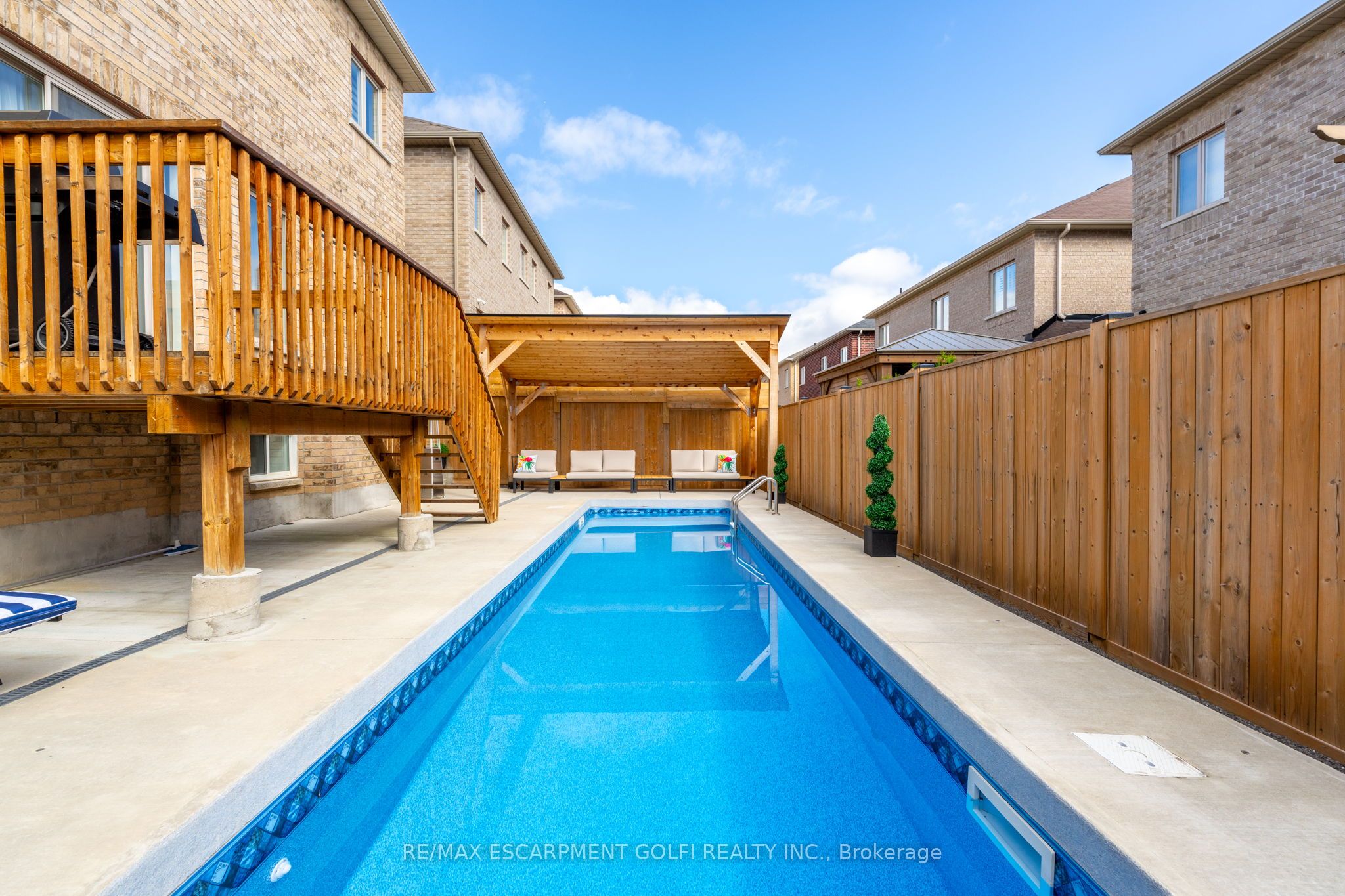 39 Avanti Crescent