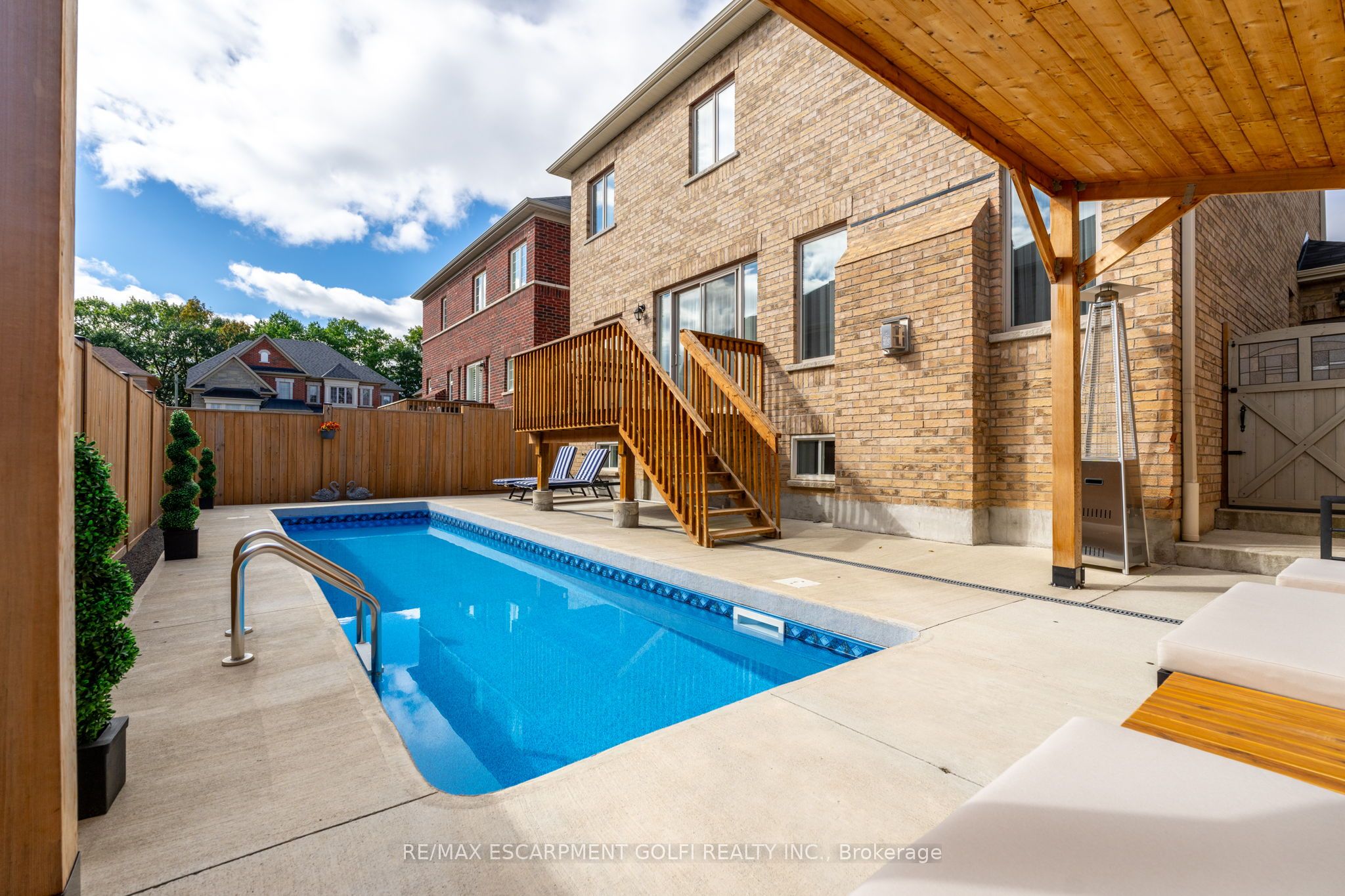 39 Avanti Crescent