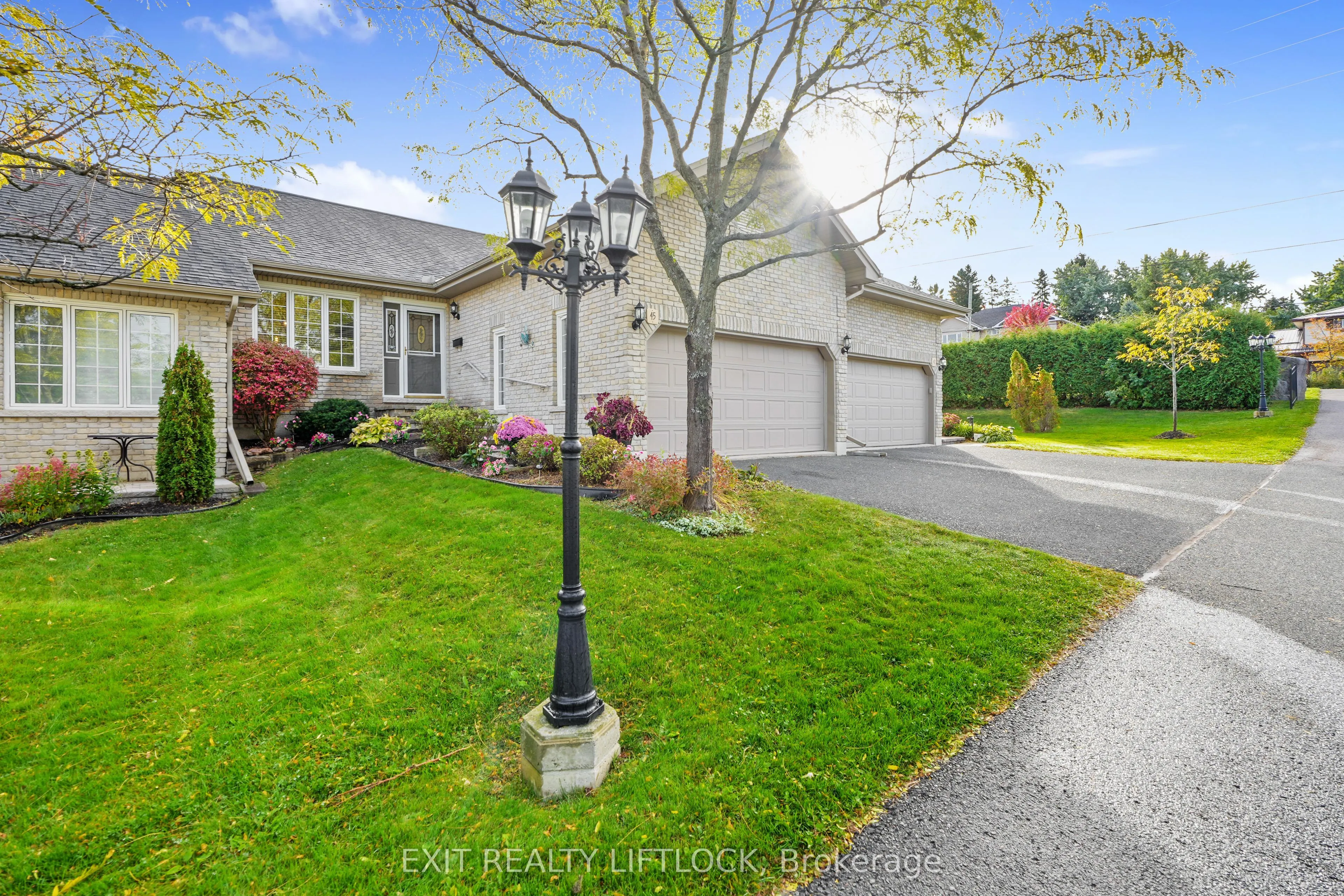 1020 Parkhill Road W, #45