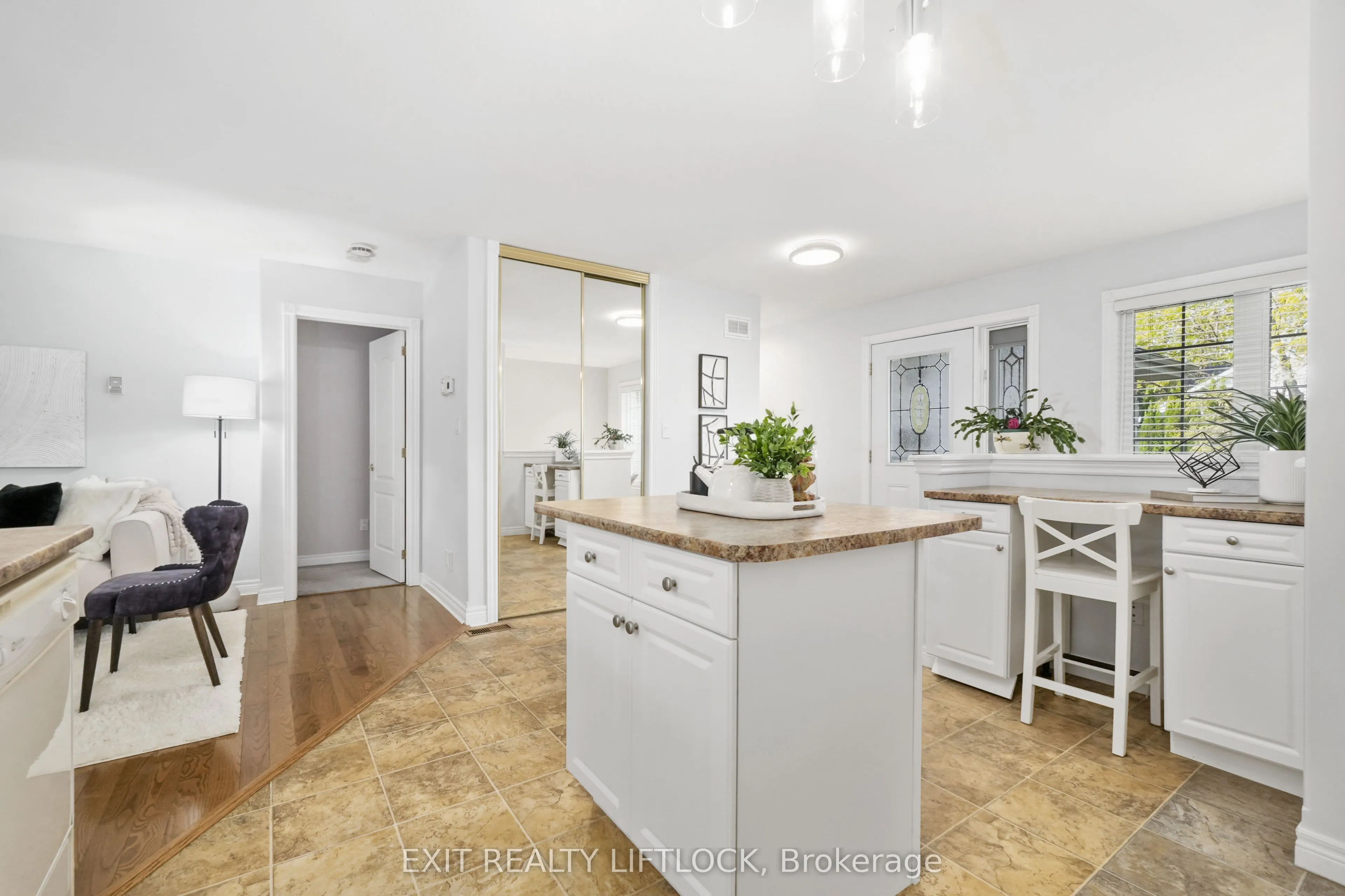 1020 Parkhill Road W, #45