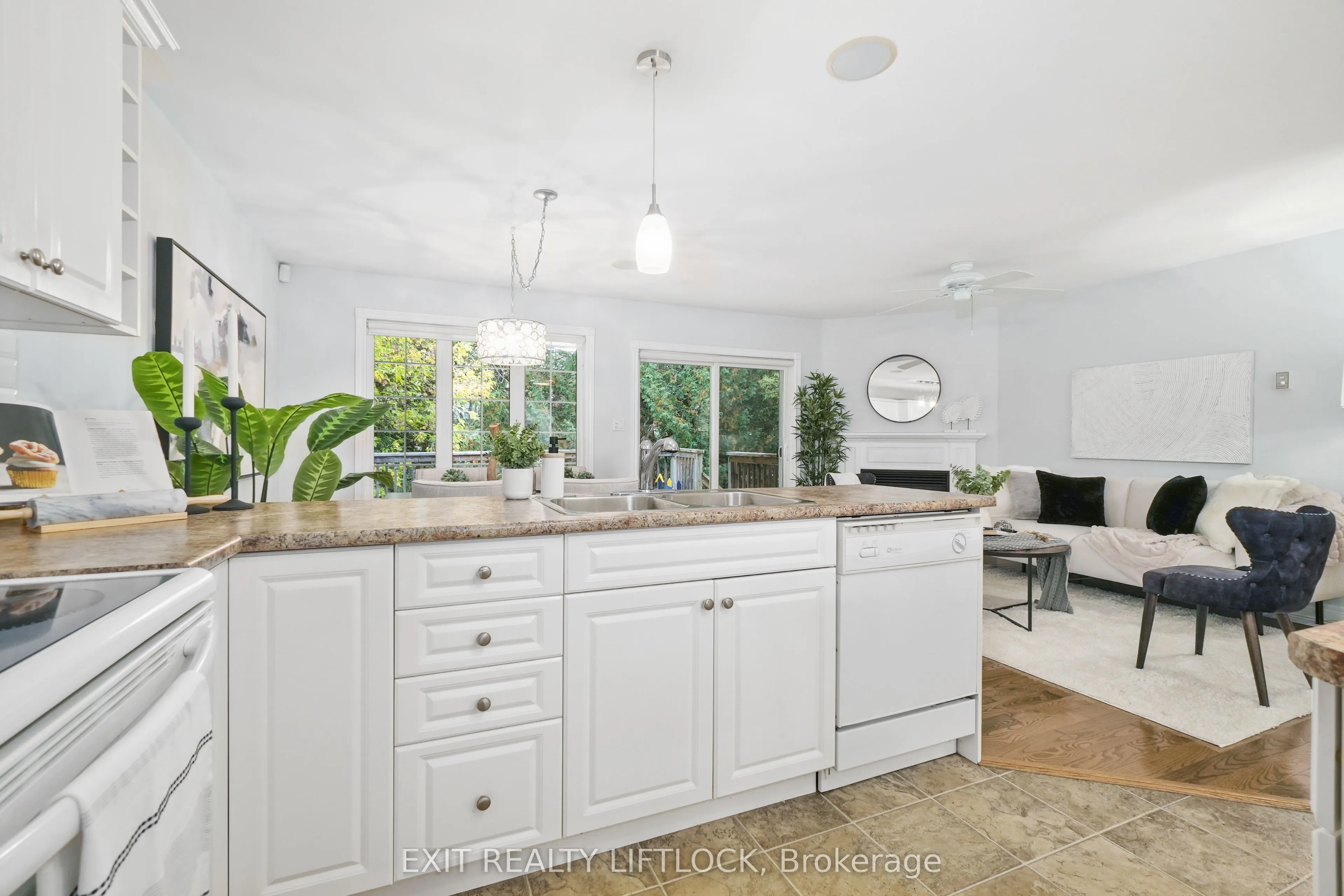 1020 Parkhill Road W, #45