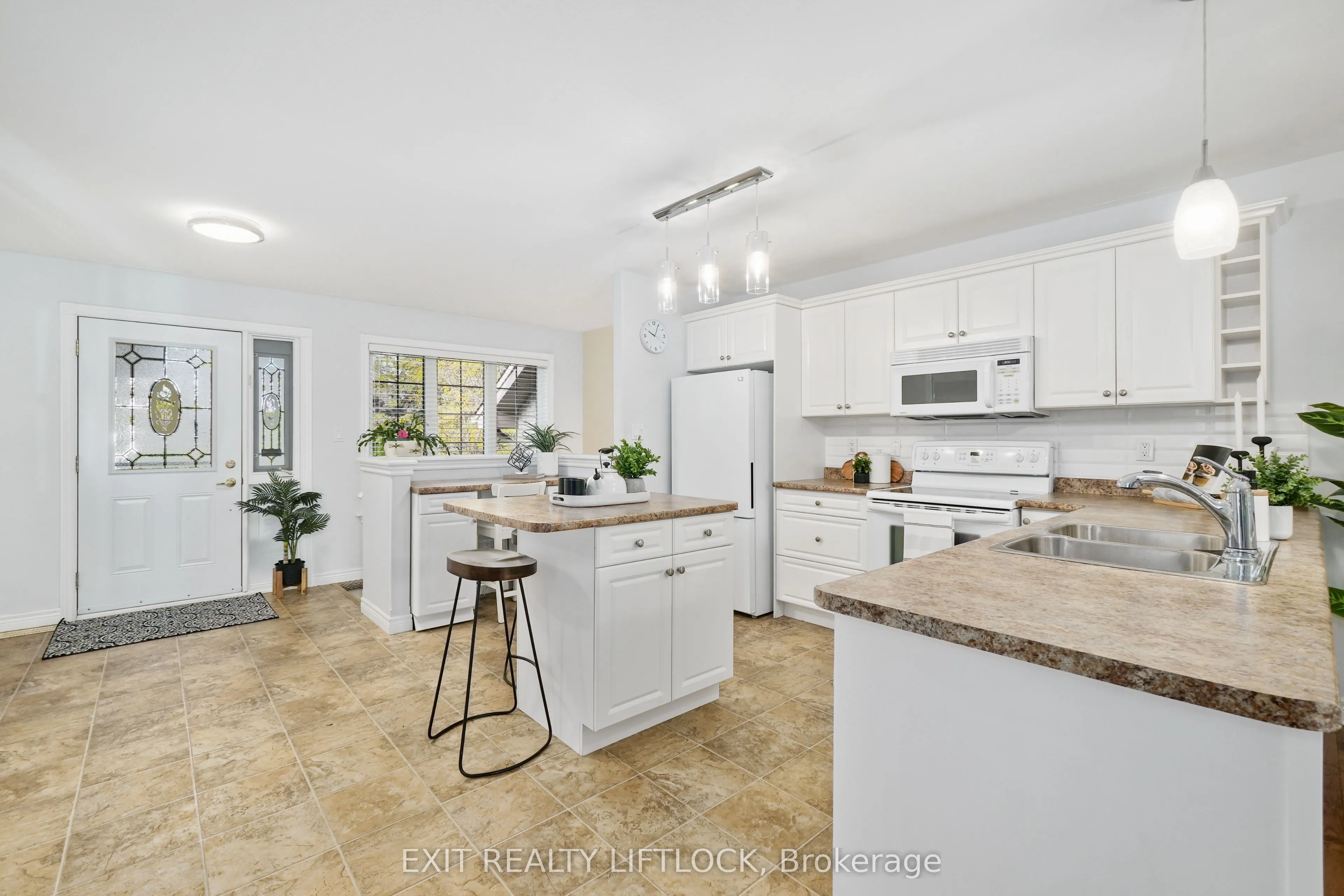 1020 Parkhill Road W, #45