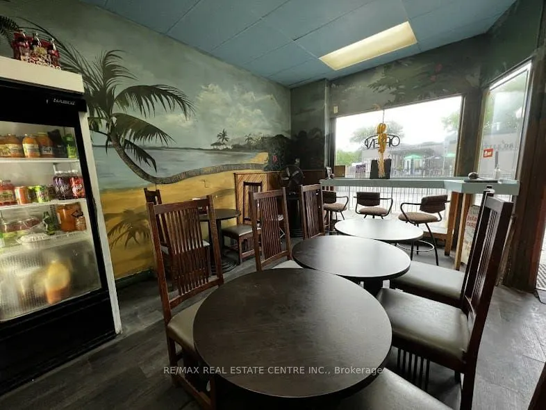 227 Hunter Street W
