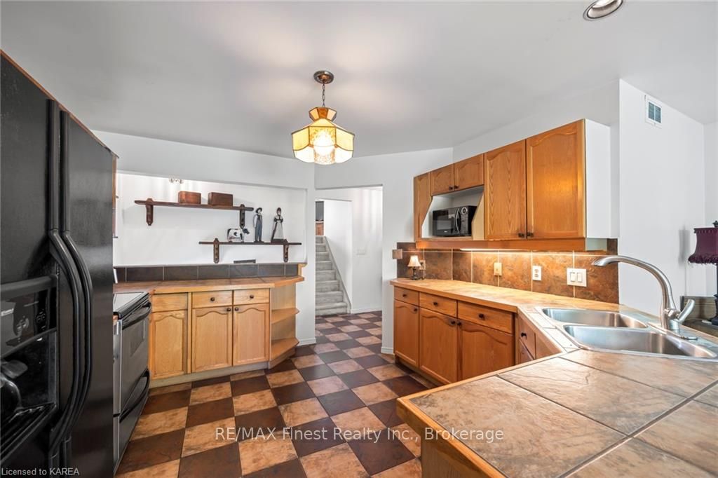 941 MALVERN Terrace