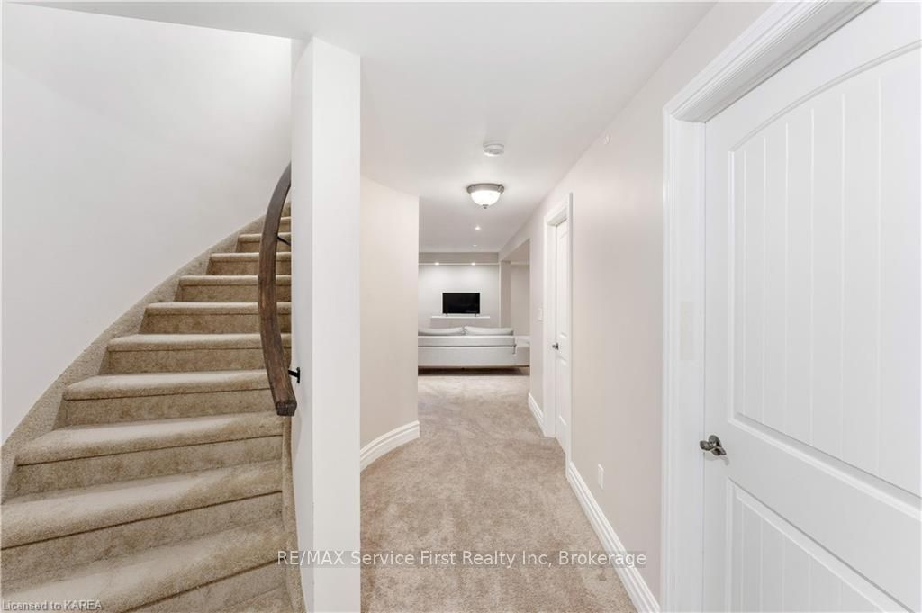 81 KENWOODS Circle