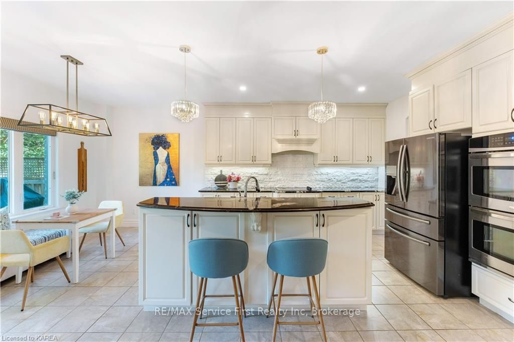 81 KENWOODS Circle