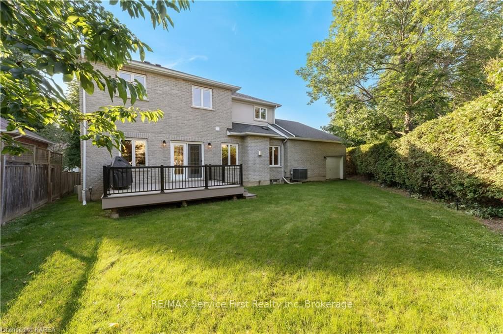 81 KENWOODS Circle