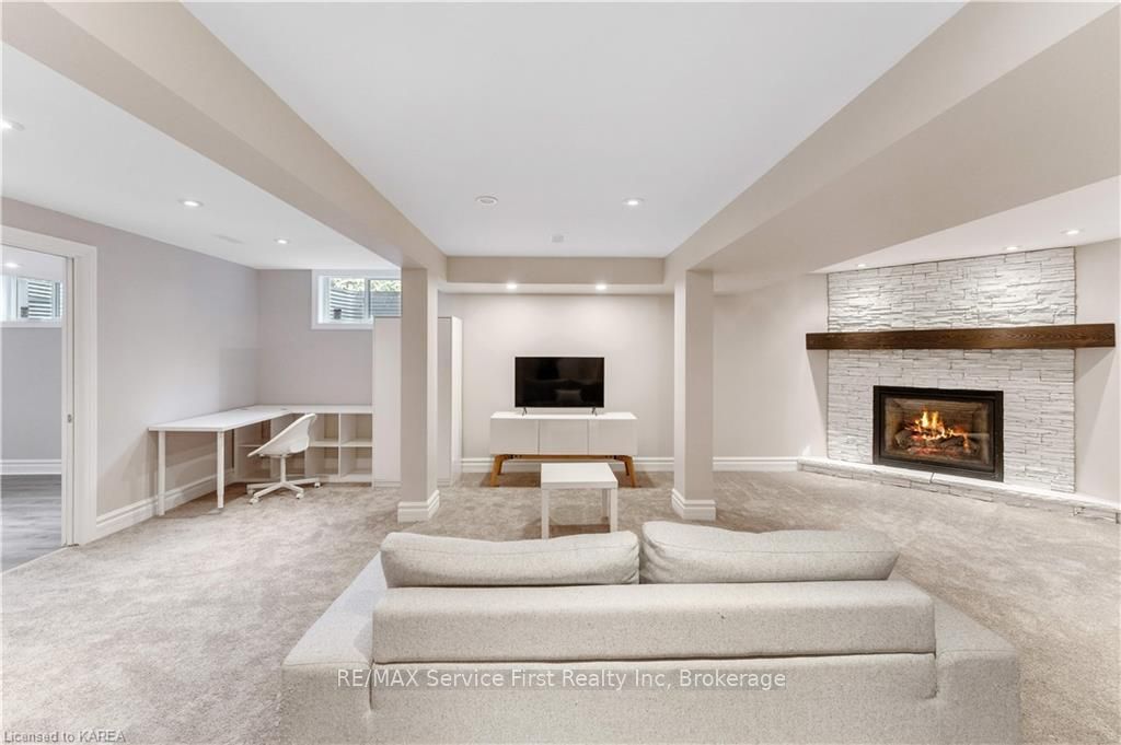 81 KENWOODS Circle