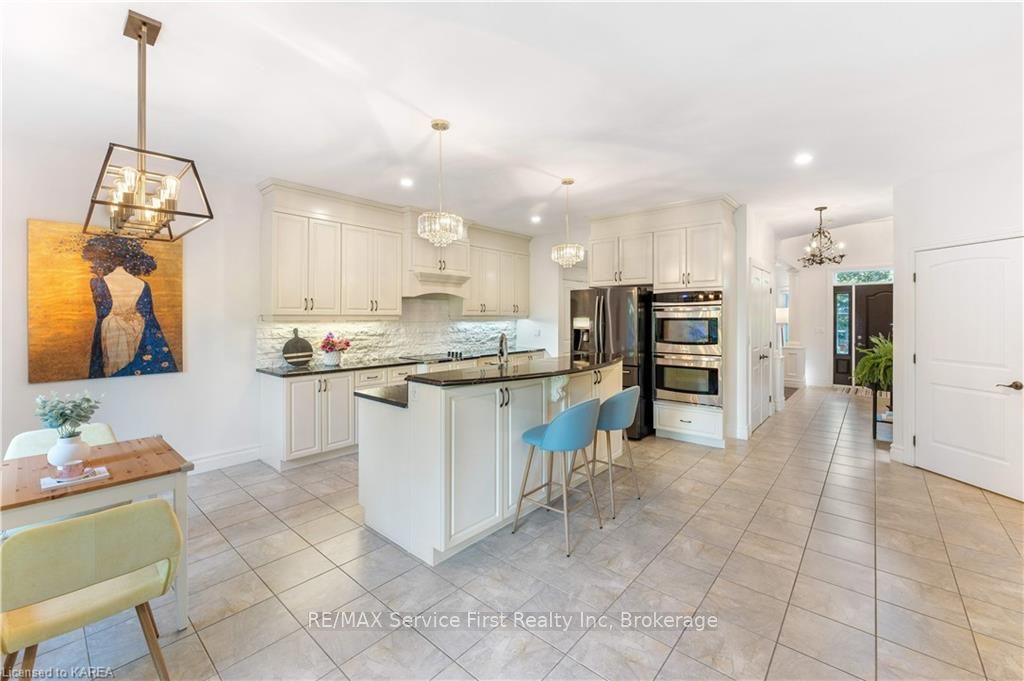 81 KENWOODS Circle