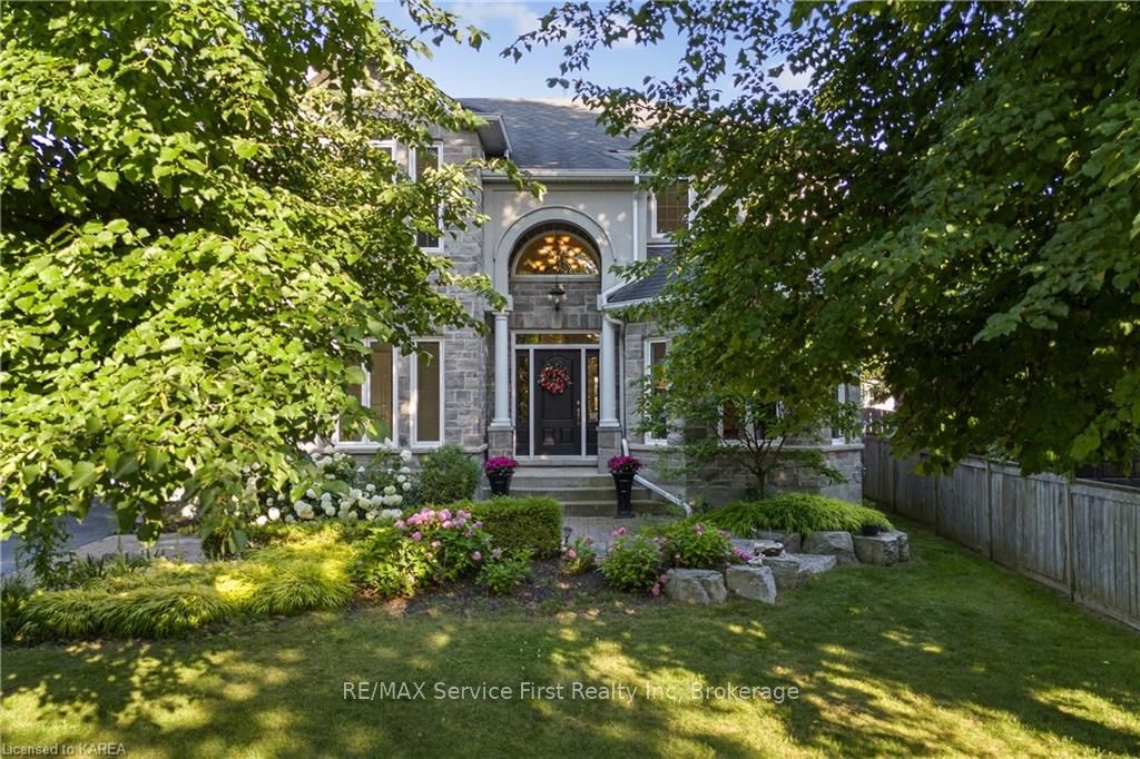 81 KENWOODS Circle