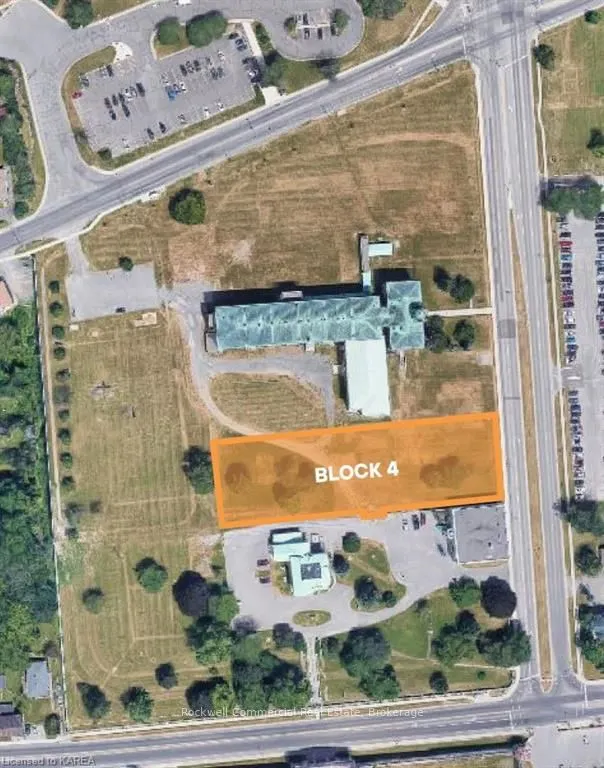 30 SIR JOHN A MACDONALD Boulevard