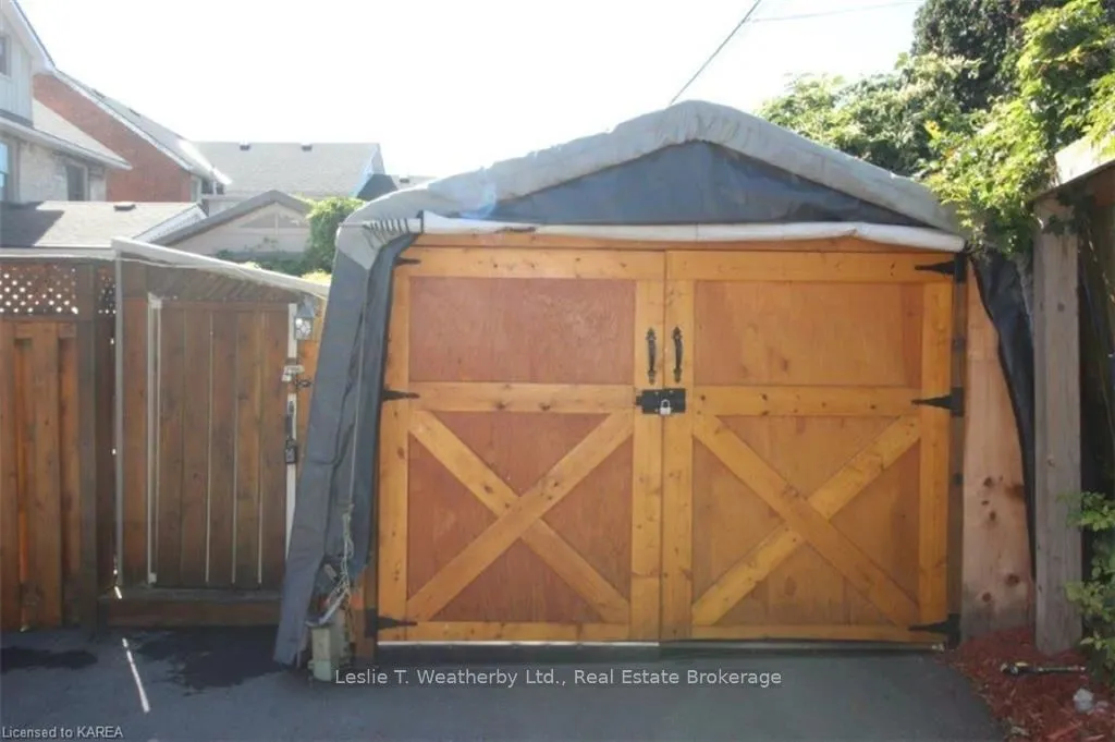 270 WELLINGTON Street