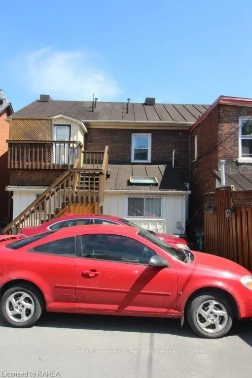 272 WELLINGTON Street