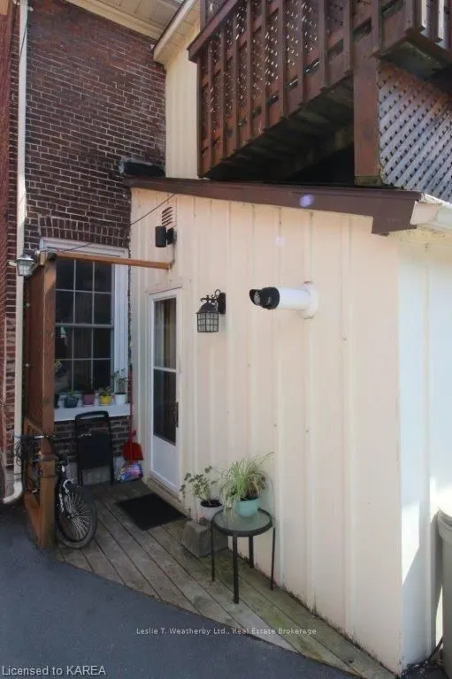 274 WELLINGTON Street