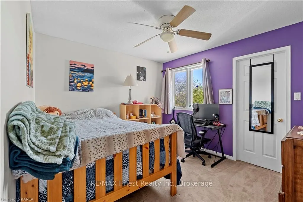 688 PARKSIDE Crescent