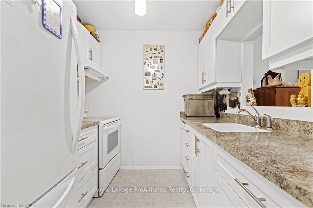 573 ARMSTRONG Road #101
