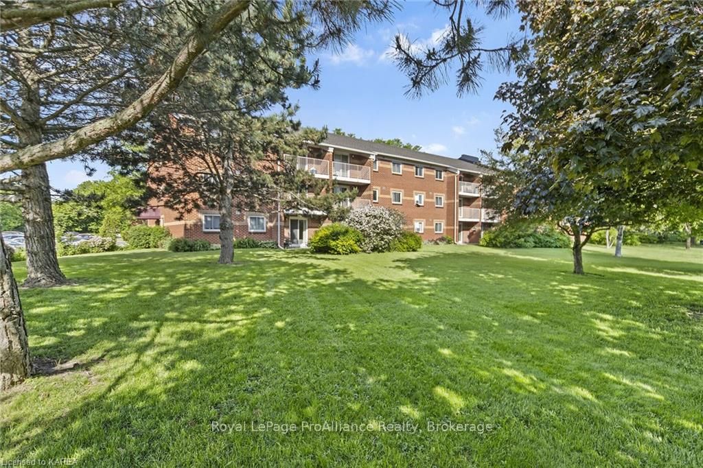 573 ARMSTRONG Road #101