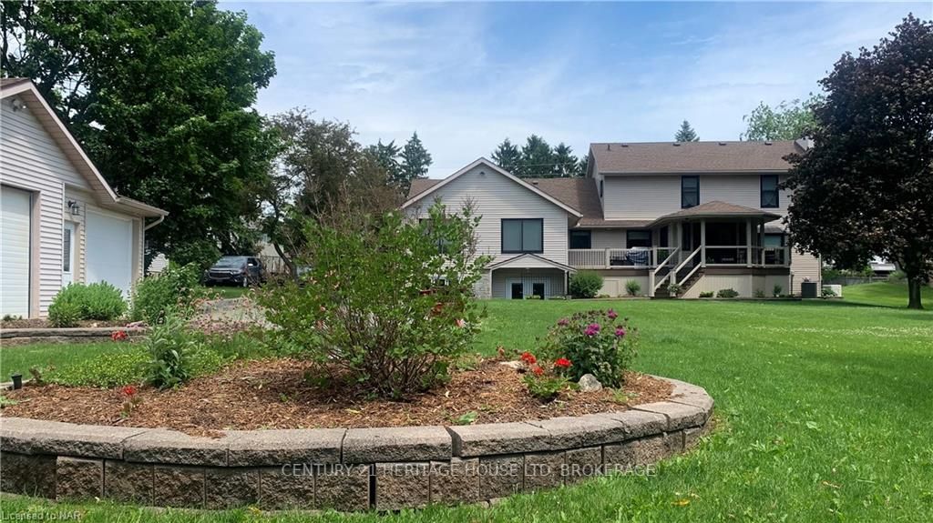 1084 QUAKER Road