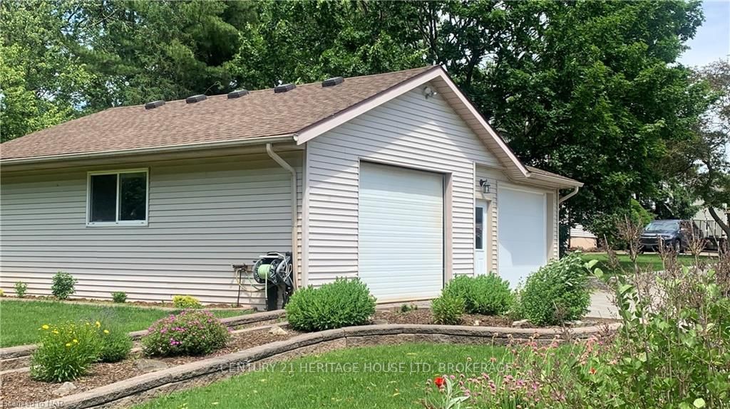 1084 QUAKER Road