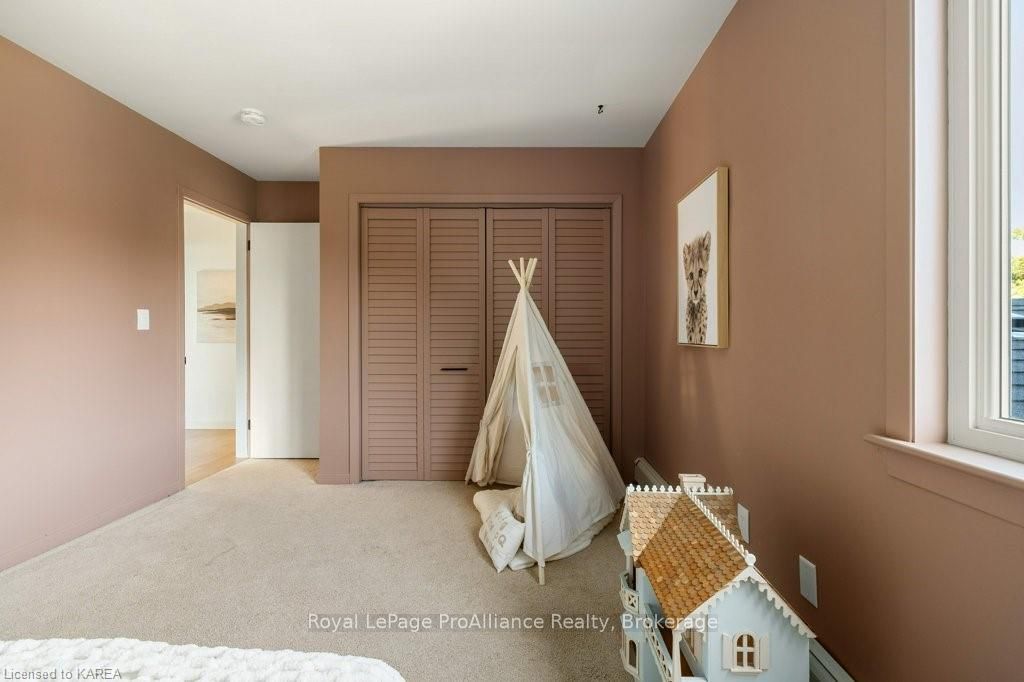 86 LAKESHORE Boulevard