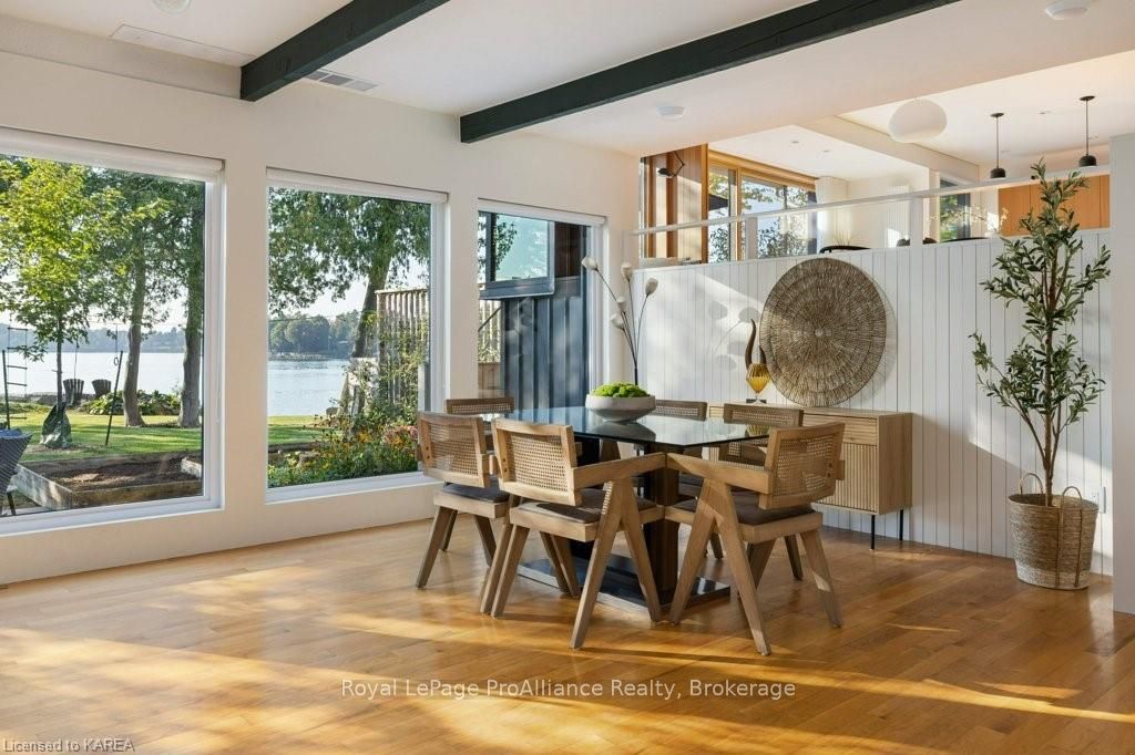 86 LAKESHORE Boulevard