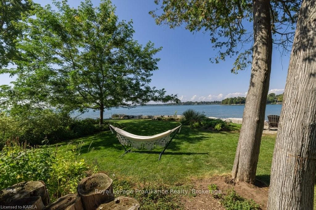 86 LAKESHORE Boulevard