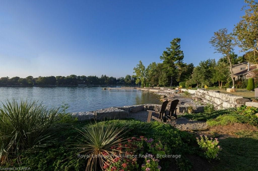 86 LAKESHORE Boulevard