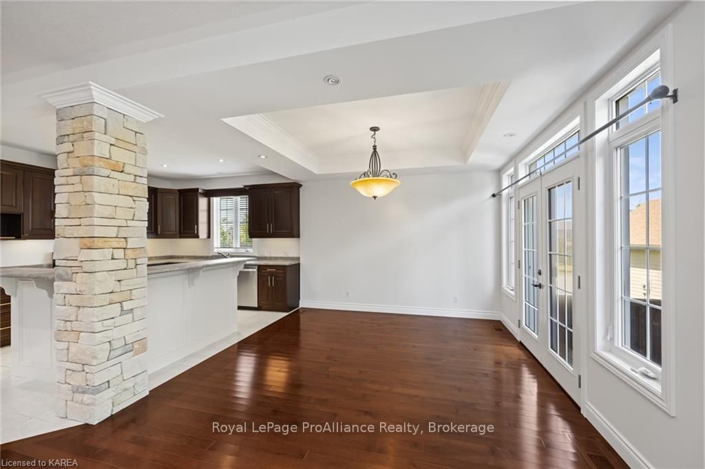5008 FOX RUN Place