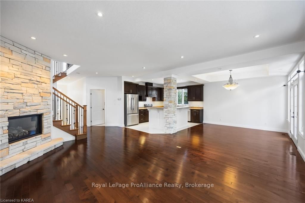 5008 FOX RUN Place