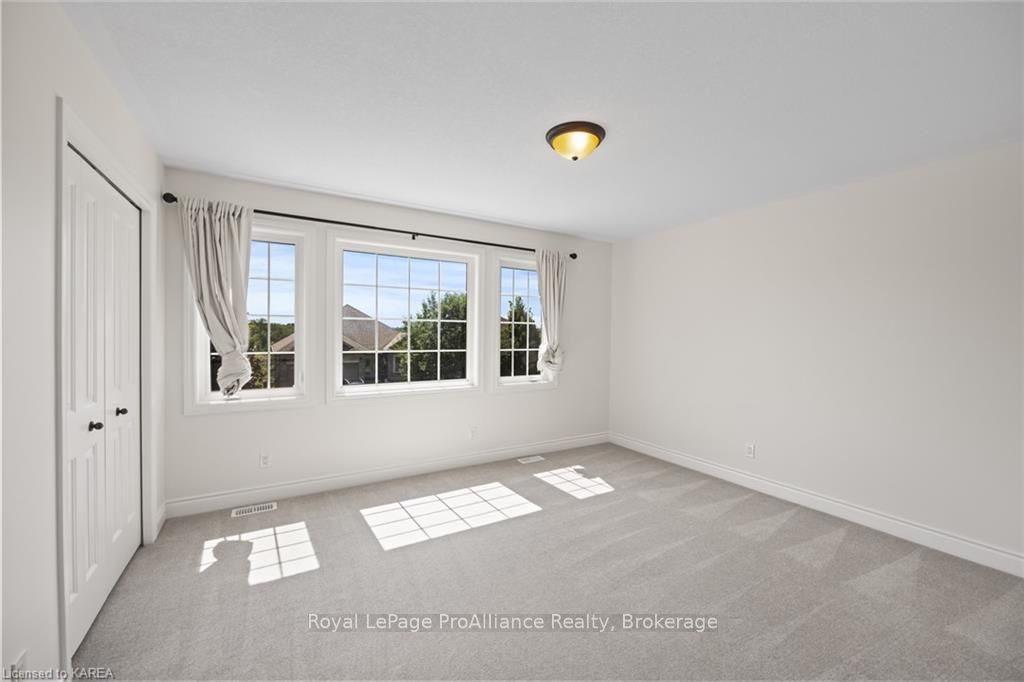 5008 FOX RUN Place