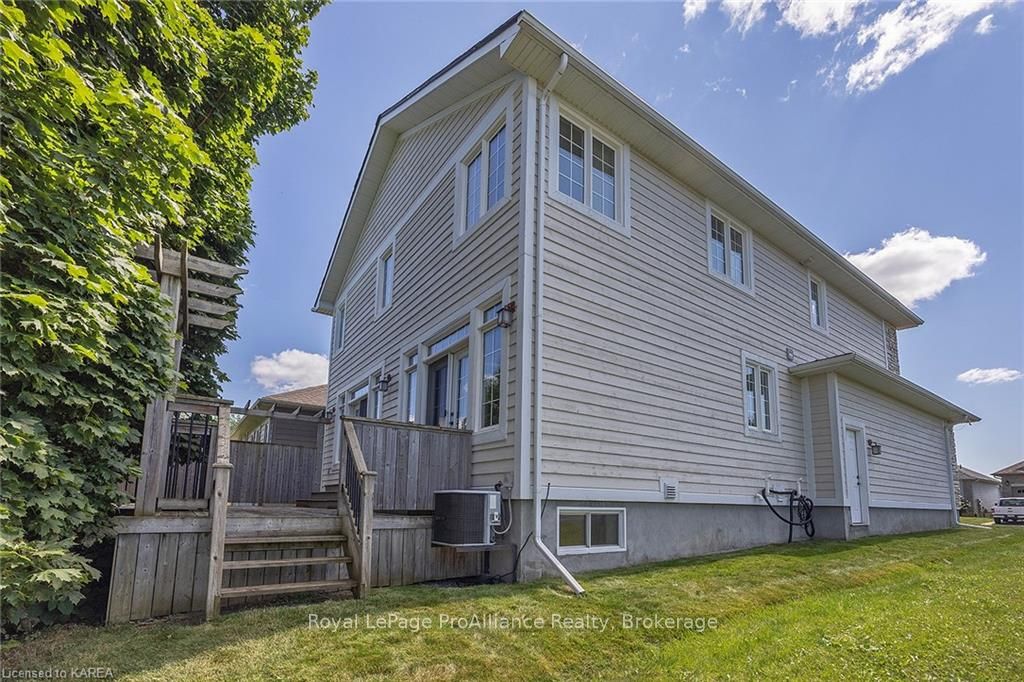 5008 FOX RUN Place