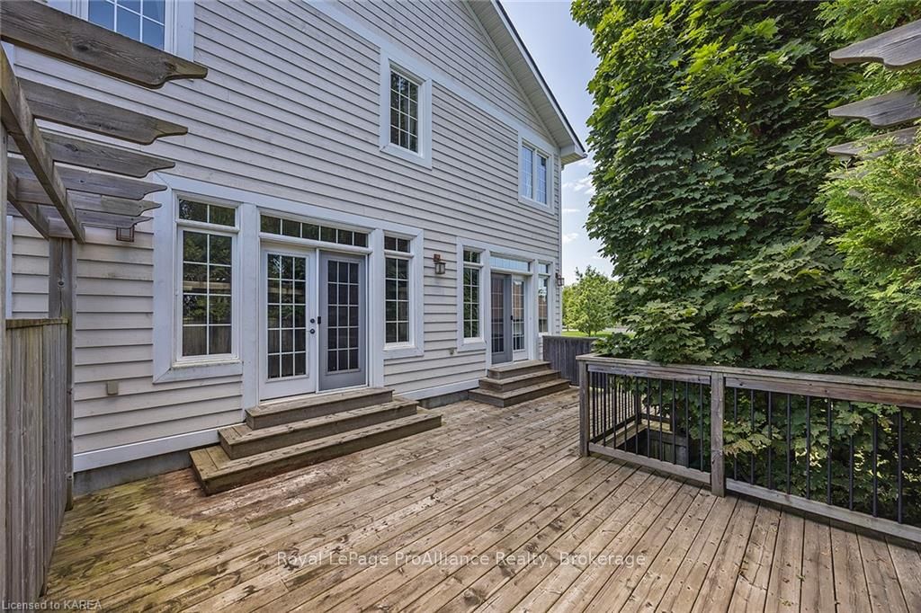 5008 FOX RUN Place