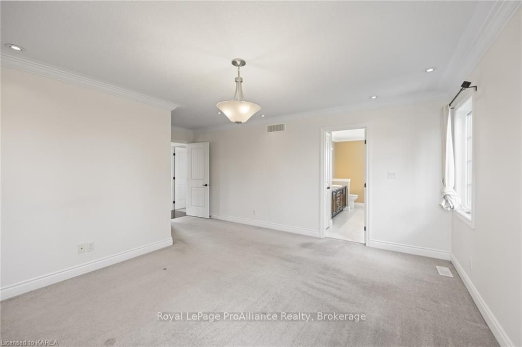 5008 FOX RUN Place