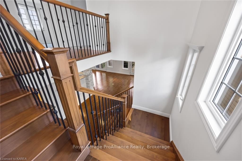 5008 FOX RUN Place