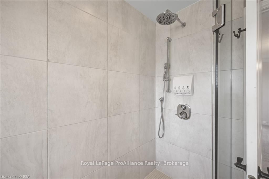 5008 FOX RUN Place