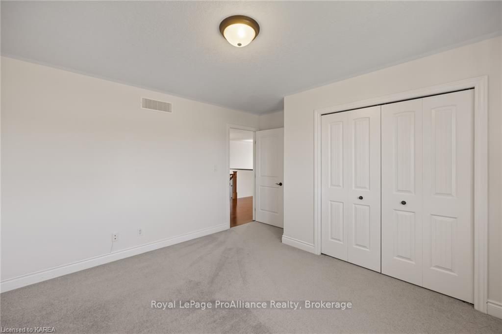 5008 FOX RUN Place