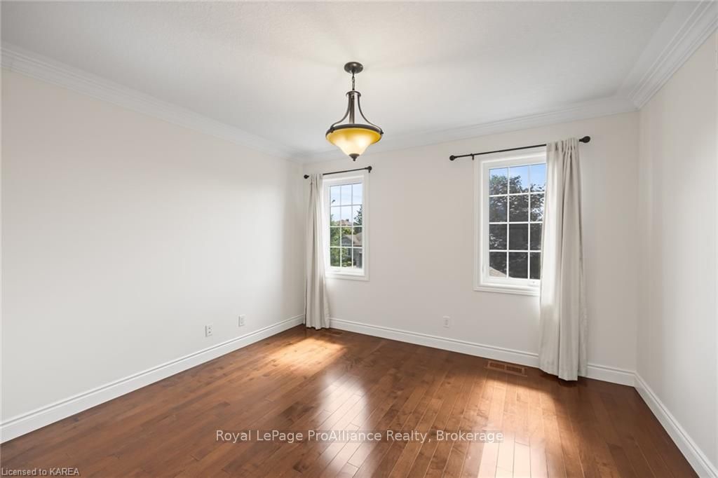 5008 FOX RUN Place