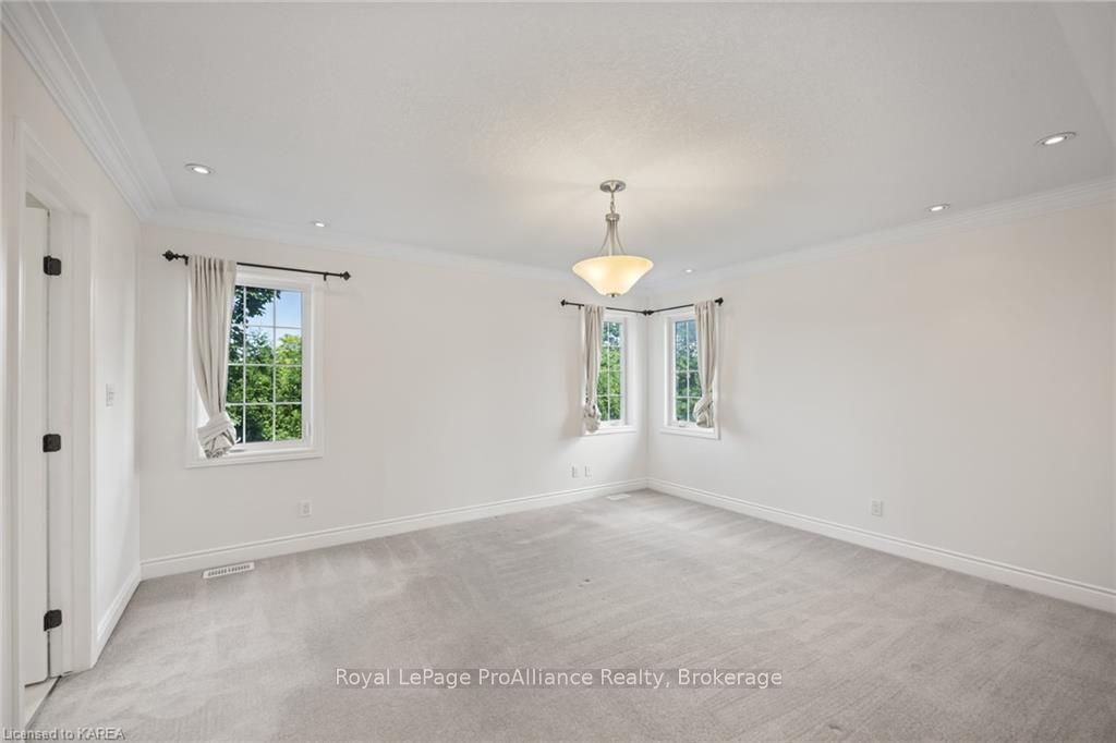 5008 FOX RUN Place