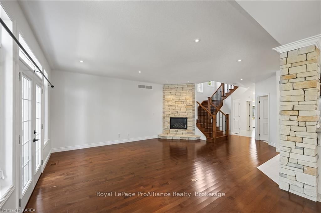 5008 FOX RUN Place