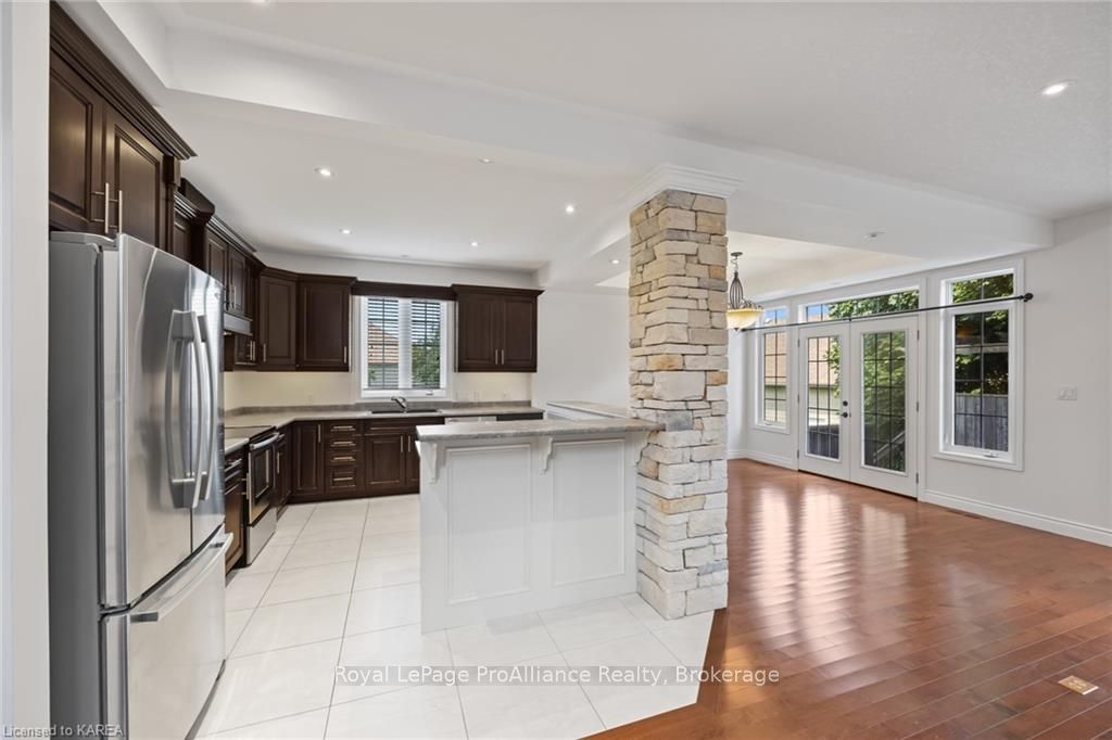5008 FOX RUN Place