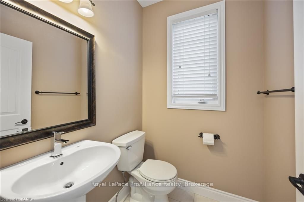 5008 FOX RUN Place