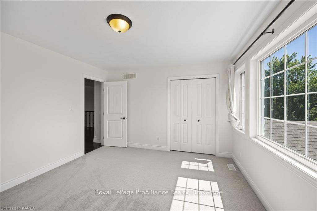 5008 FOX RUN Place