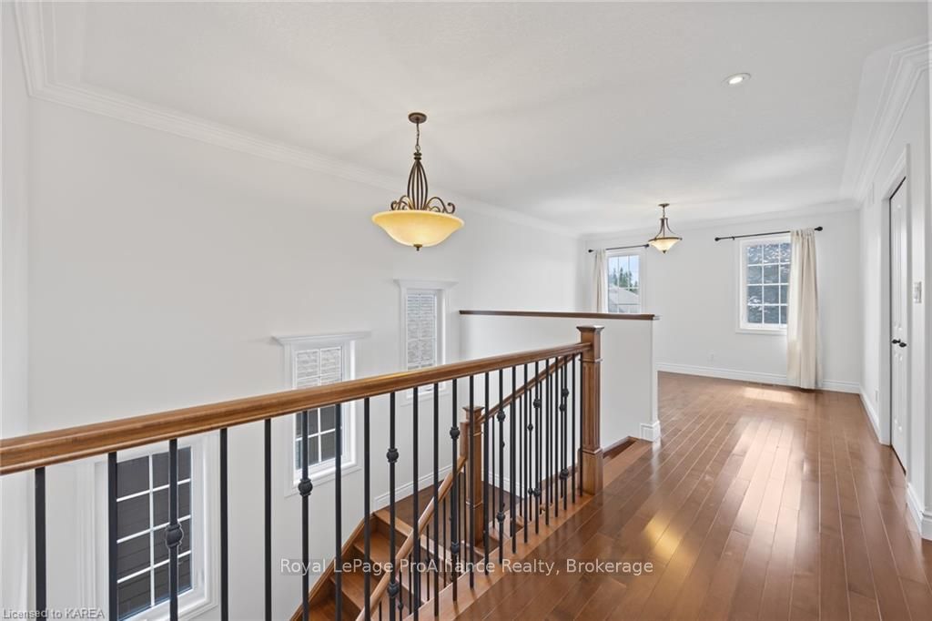 5008 FOX RUN Place