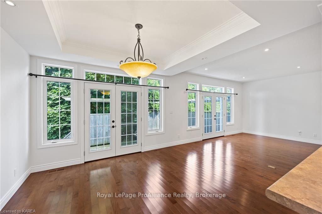 5008 FOX RUN Place