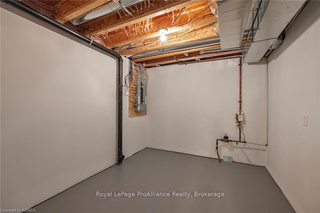 5008 FOX RUN Place